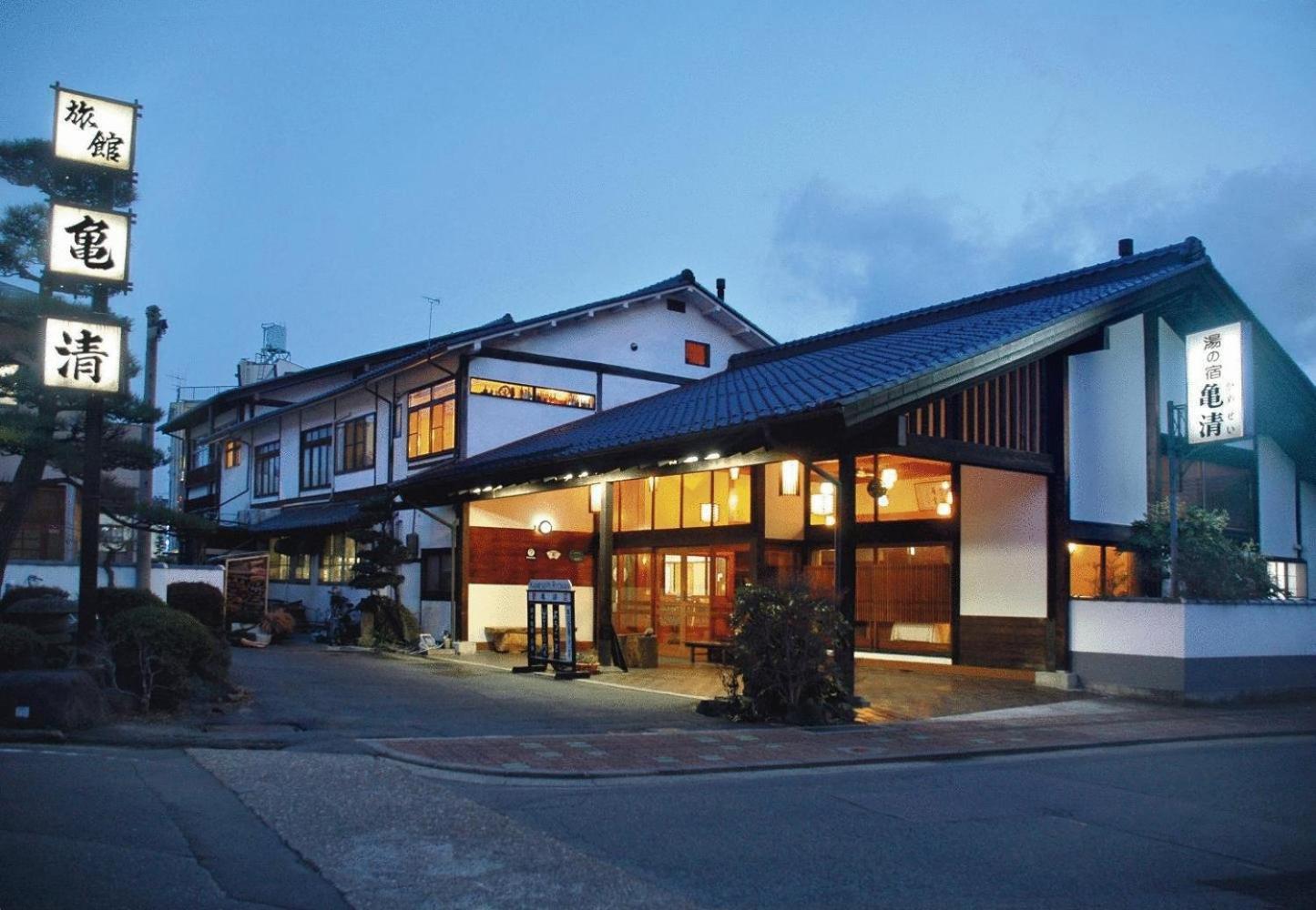 Kamesei Ryokan Chikuma Bagian luar foto